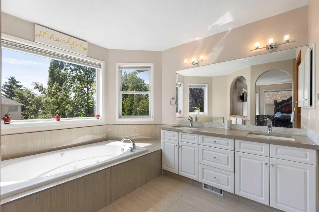 51 Mckenzie Lake Crescent SE Calgary AB T2Z 2P1