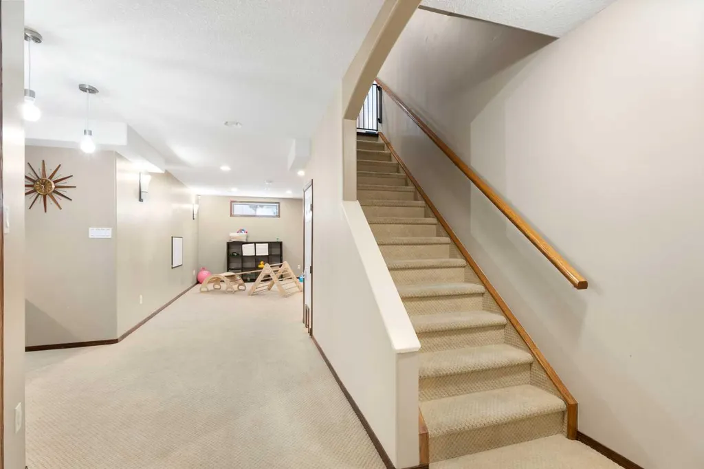 51 Mckenzie Lake Crescent SE Calgary AB T2Z 2P1