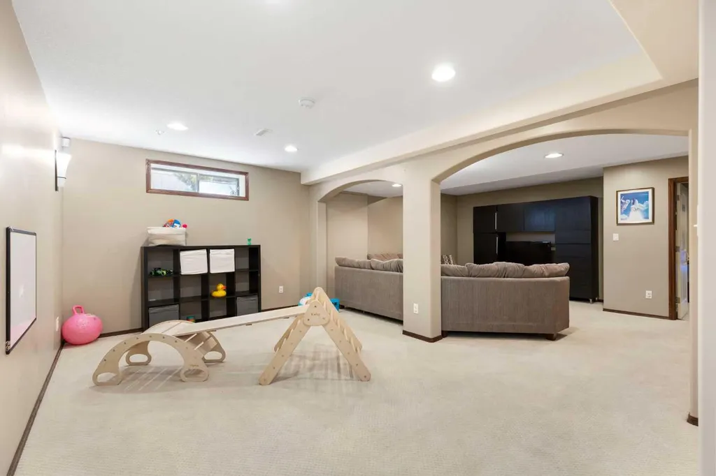 51 Mckenzie Lake Crescent SE Calgary AB T2Z 2P1