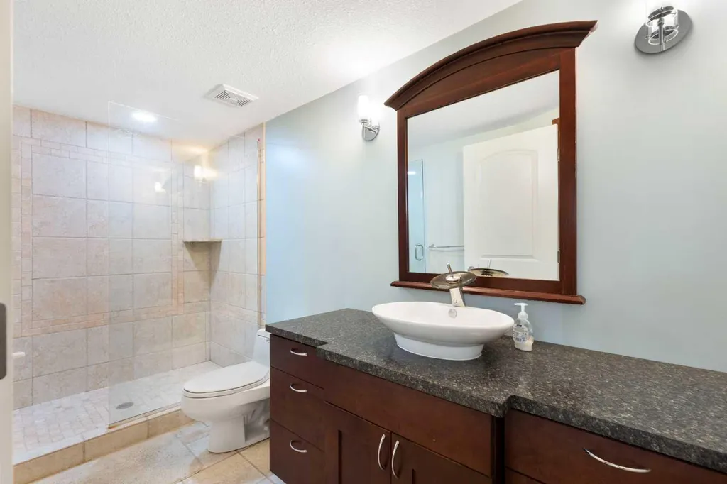 51 Mckenzie Lake Crescent SE Calgary AB T2Z 2P1
