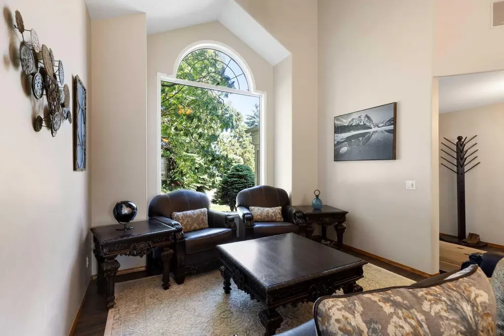 51 Mckenzie Lake Crescent SE Calgary AB T2Z 2P1