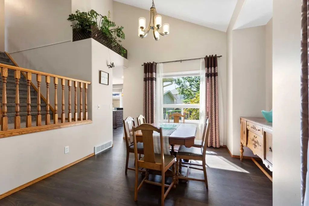 51 Mckenzie Lake Crescent SE Calgary AB T2Z 2P1