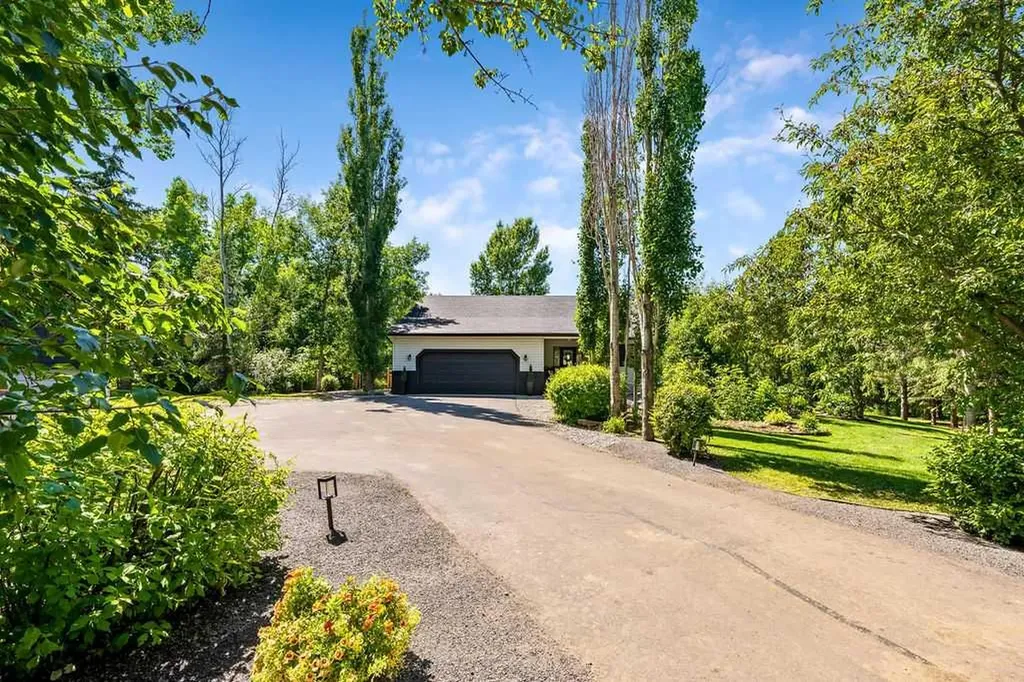 80107 Highwood Meadows Drive E Rural Foothills County AB T1S4Y9