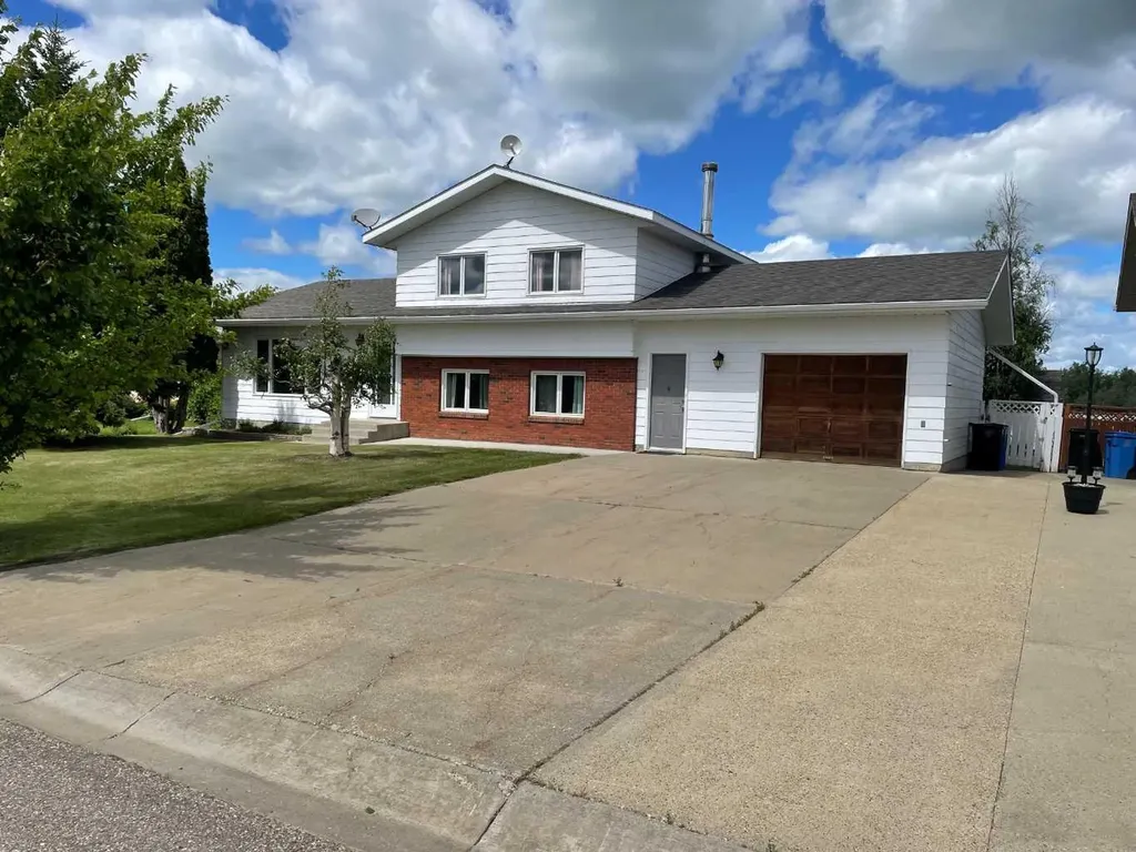 11314 113 Avenue Fairview AB T0H 1L0