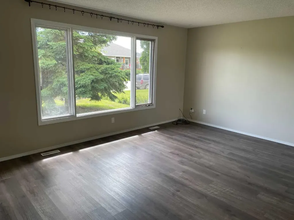 11314 113 Avenue Fairview AB T0H 1L0