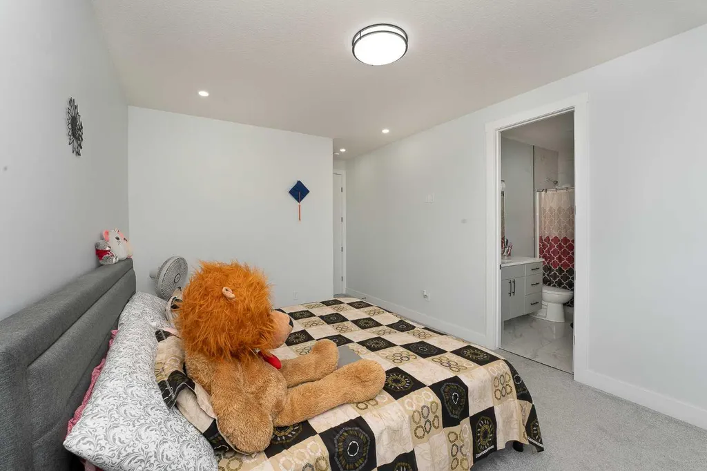4831 87 Avenue NE Calgary AB T3J 2J5