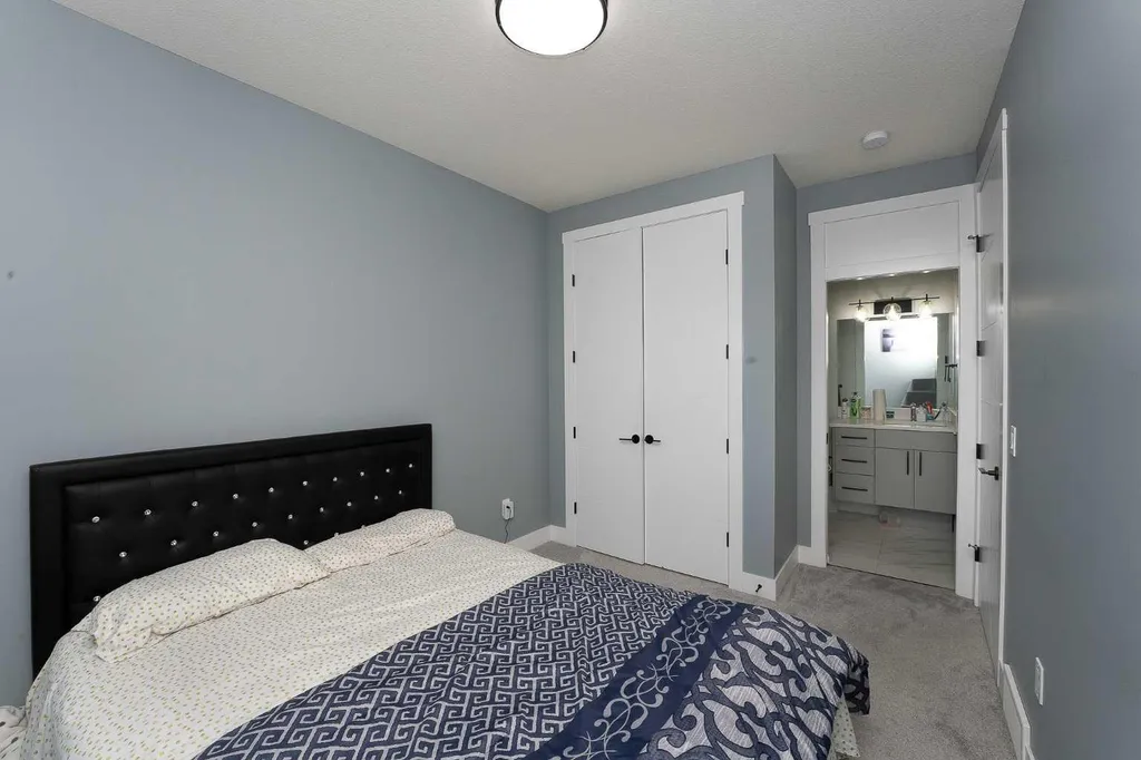 4831 87 Avenue NE Calgary AB T3J 2J5