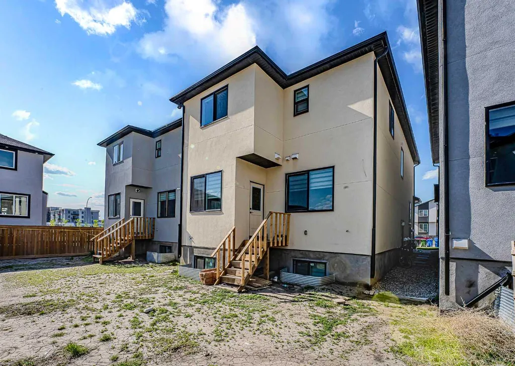 4831 87 Avenue NE Calgary AB T3J 2J5
