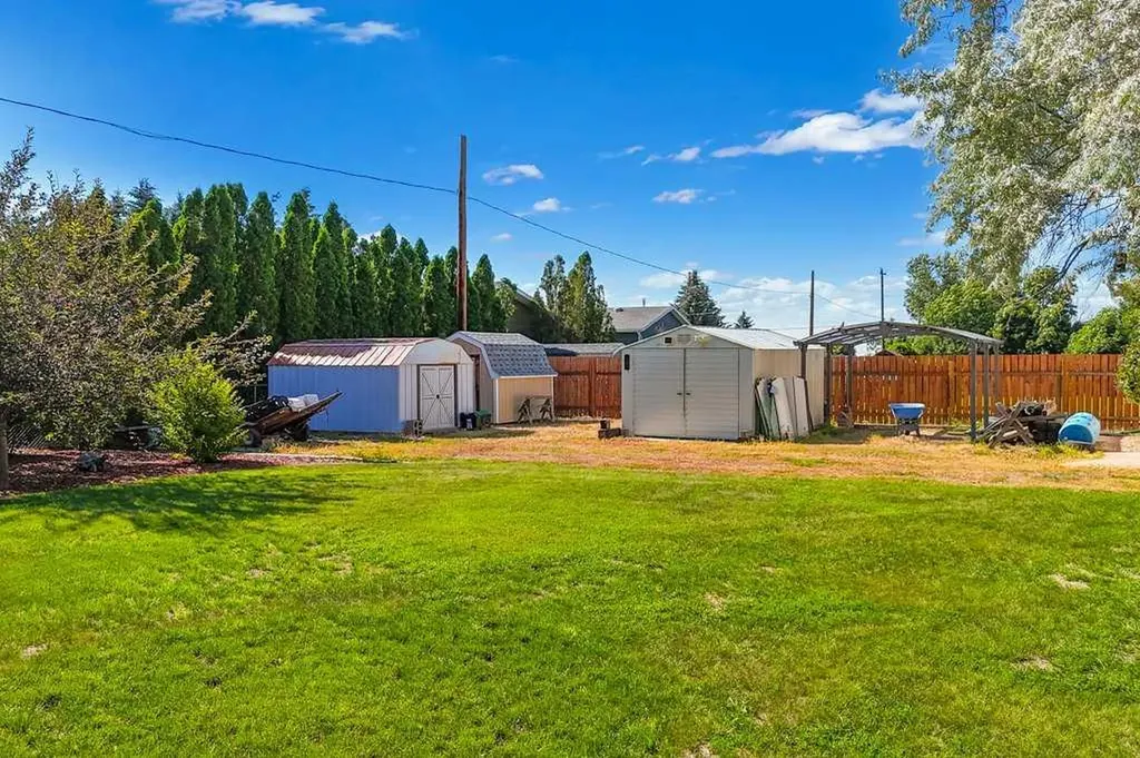 555 10 Street Dunmore AB T0J 1A0