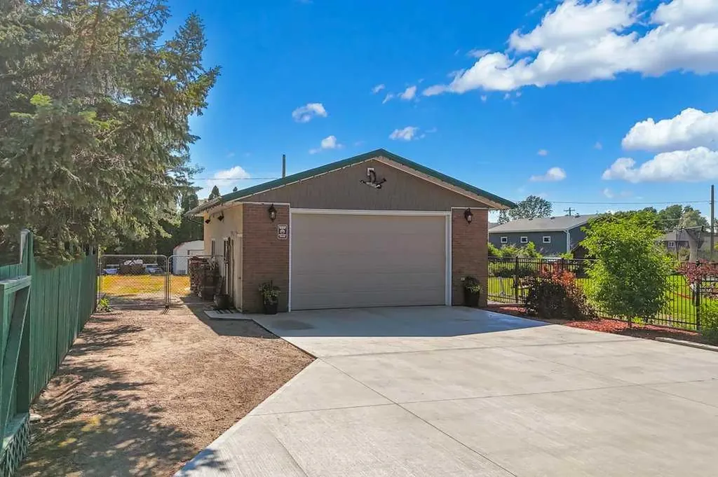 555 10 Street Dunmore AB T0J 1A0