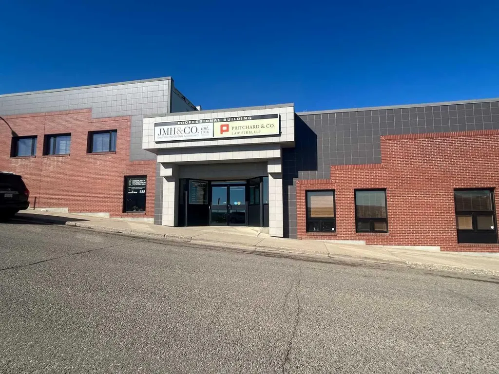 430 6 Avenue SE Medicine Hat AB T1A 2S8