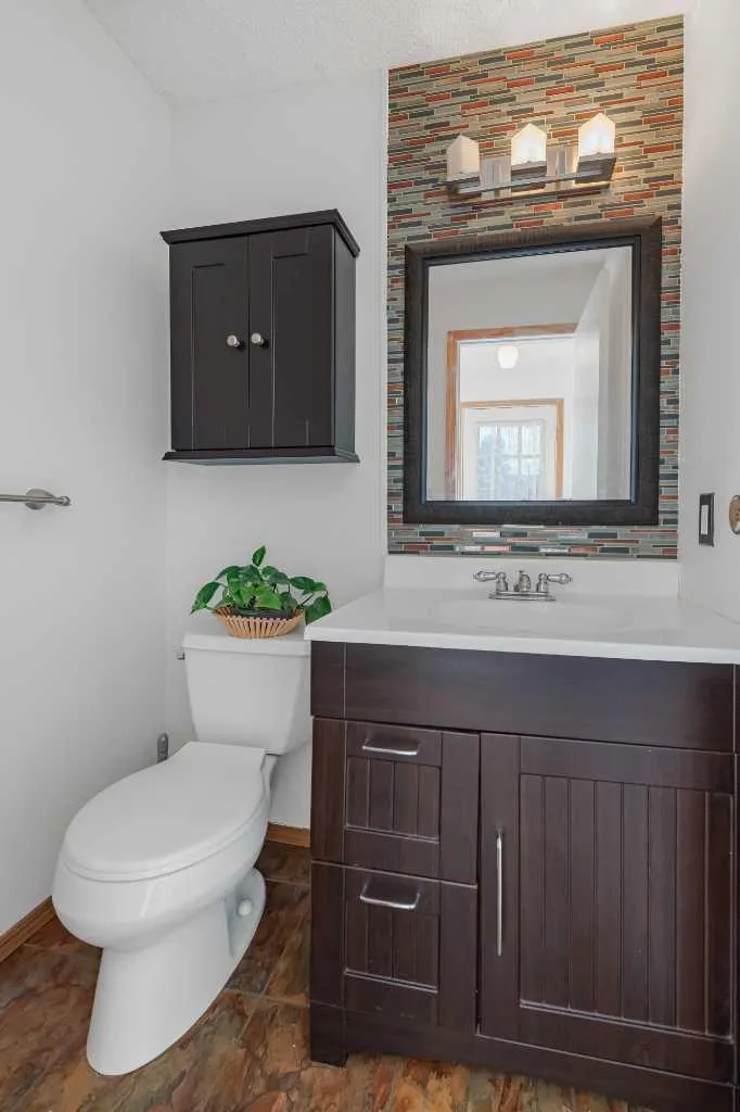 78 Queen Anne Close SE Calgary AB T2J 6E5