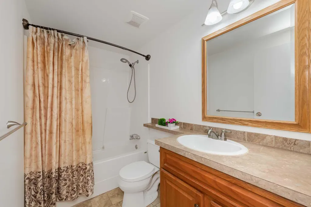 78 Queen Anne Close SE Calgary AB T2J 6E5