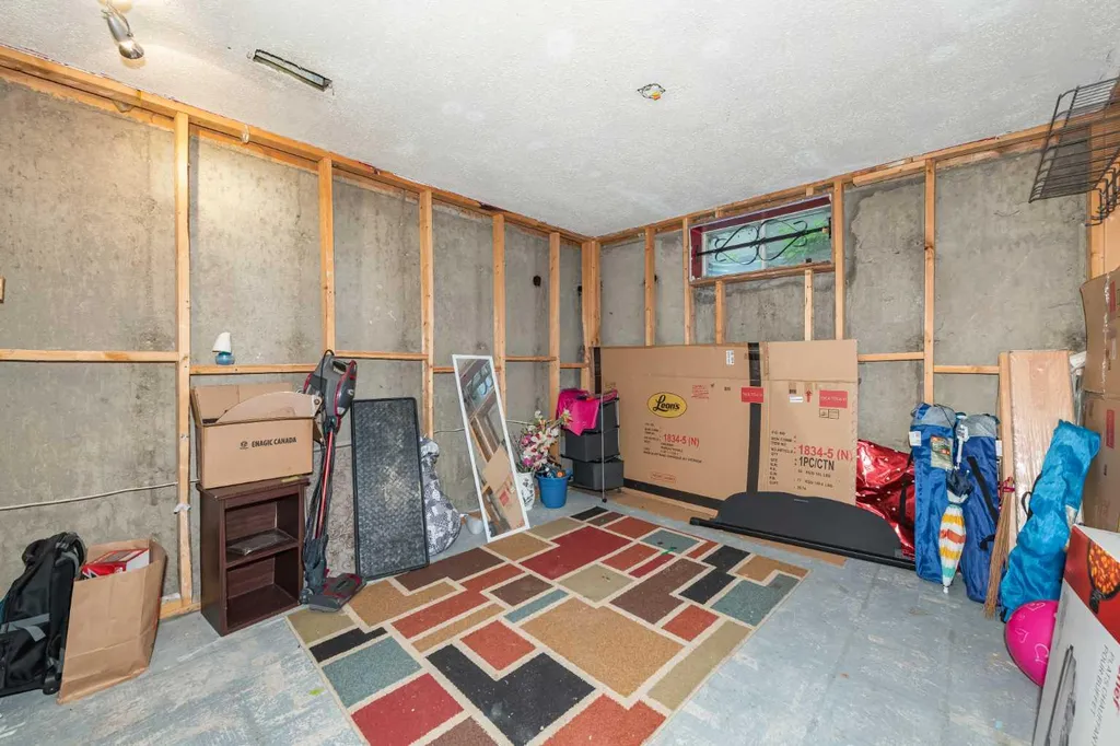 78 Queen Anne Close SE Calgary AB T2J 6E5