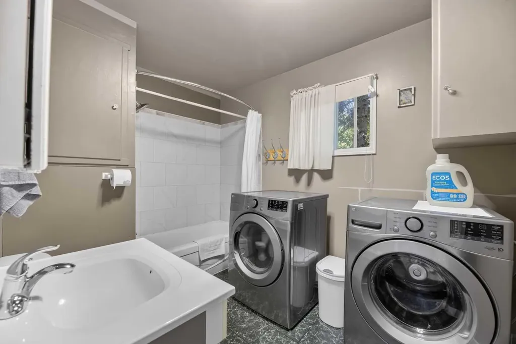2109 21 Avenue Bowden AB T0M0K0