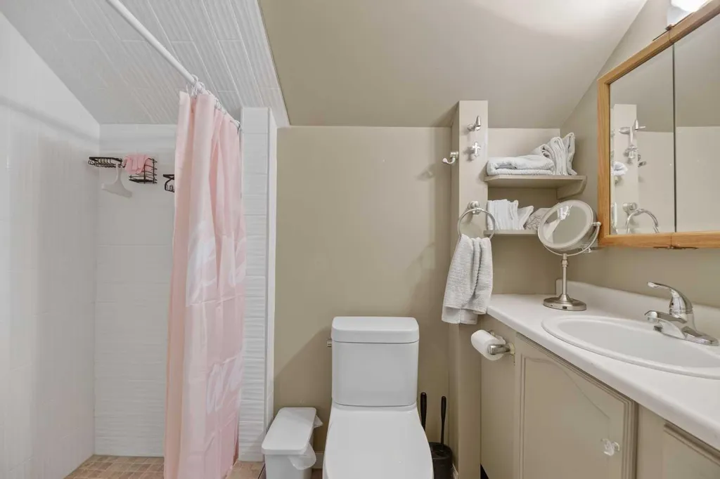 2109 21 Avenue Bowden AB T0M0K0