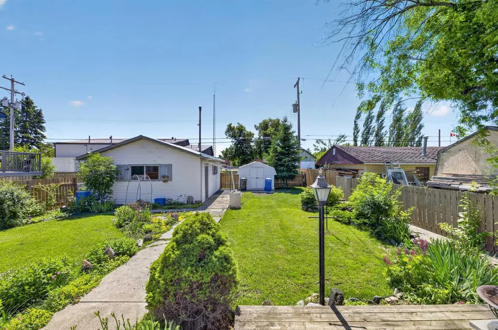 2109 21 Avenue Bowden AB T0M0K0