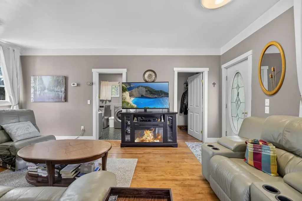 2109 21 Avenue Bowden AB T0M0K0