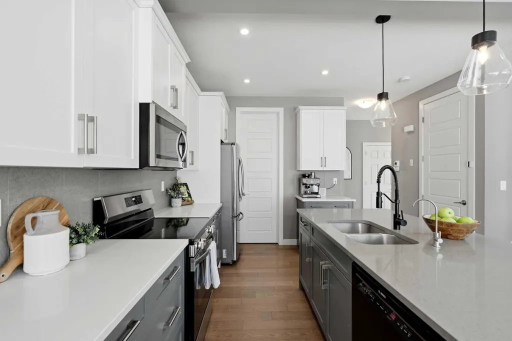 201 Marina Key Chestermere AB T1X 1Y6