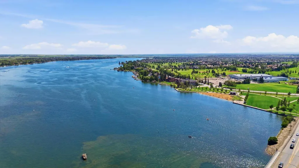 201 Marina Key Chestermere AB T1X 1Y6