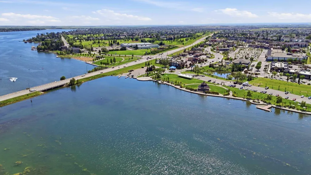 201 Marina Key Chestermere AB T1X 1Y6