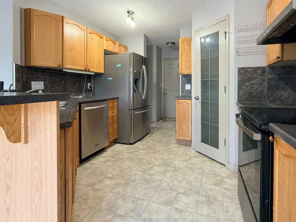 137 Cinnamon Street Fort Mcmurray AB T9K 2T4