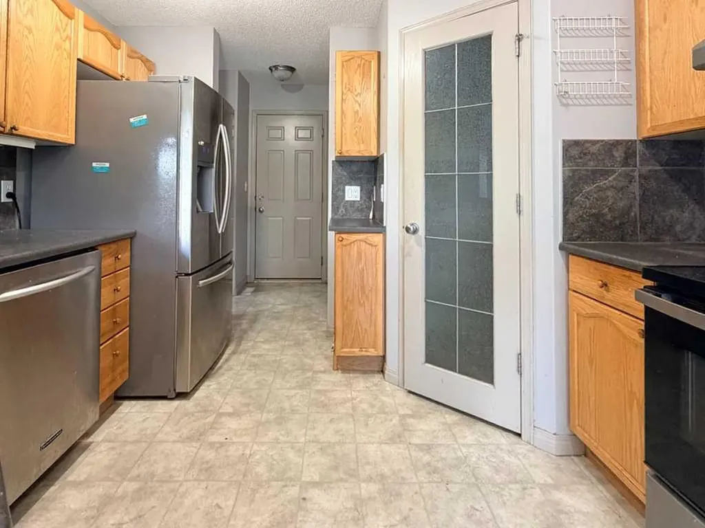 137 Cinnamon Street Fort Mcmurray AB T9K 2R9