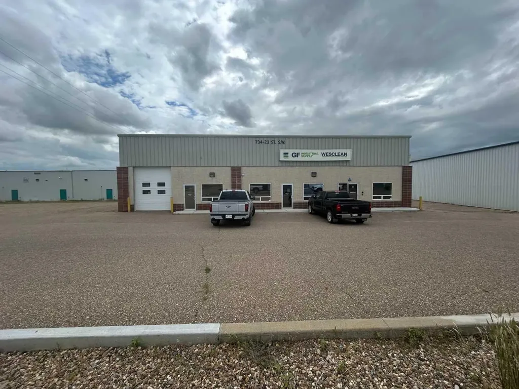 734 23 Street SW Medicine Hat AB T1A 8R6
