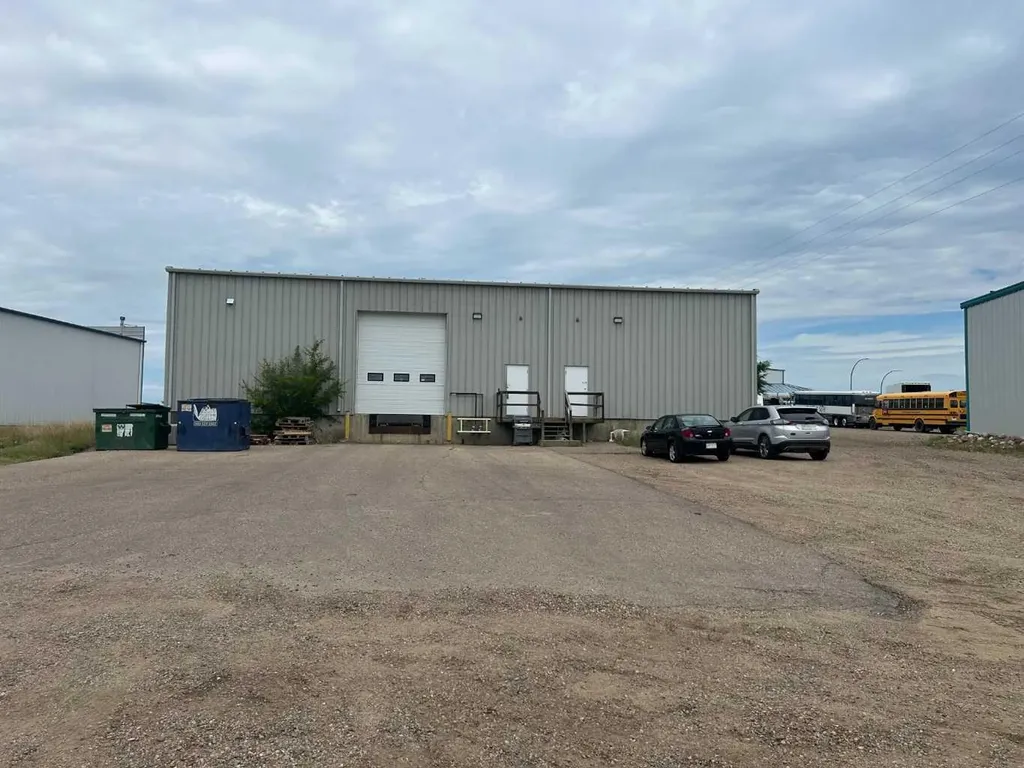 734 23 Street SW Medicine Hat AB T1A 8R6