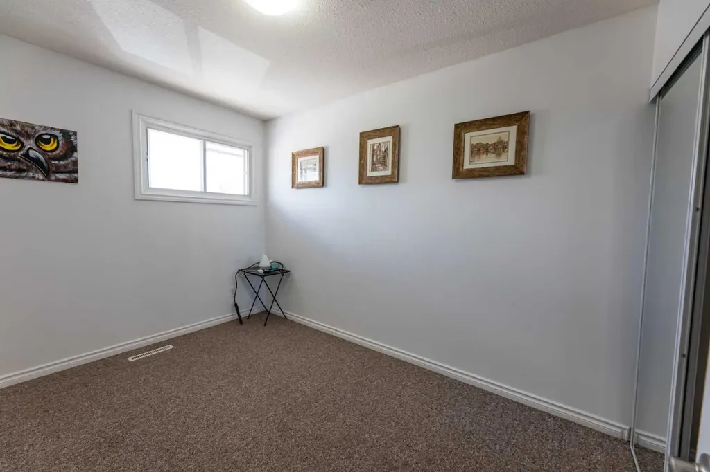 126 Hardisty Avenue Hinton AB T7V 1B6
