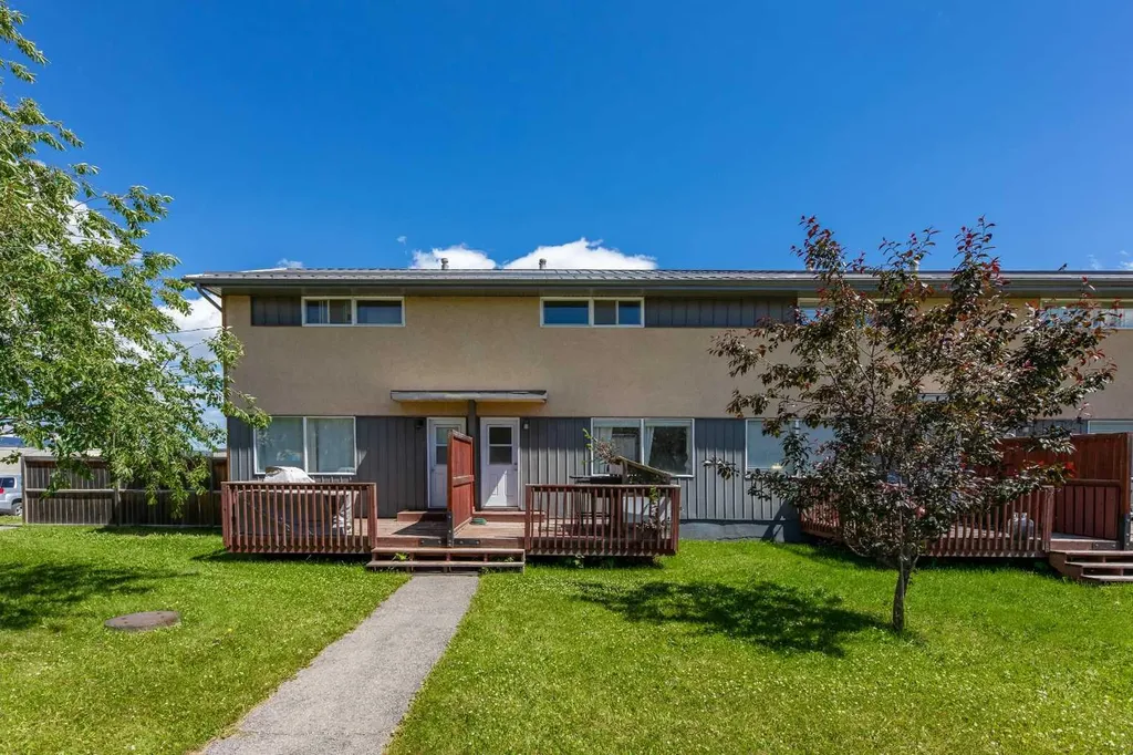 126 Hardisty Avenue Hinton AB T7V 1B6