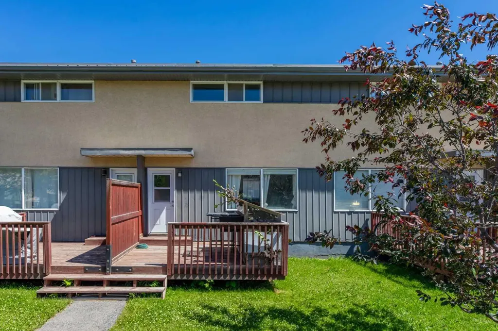 126 Hardisty Avenue Hinton AB T7V 1B6