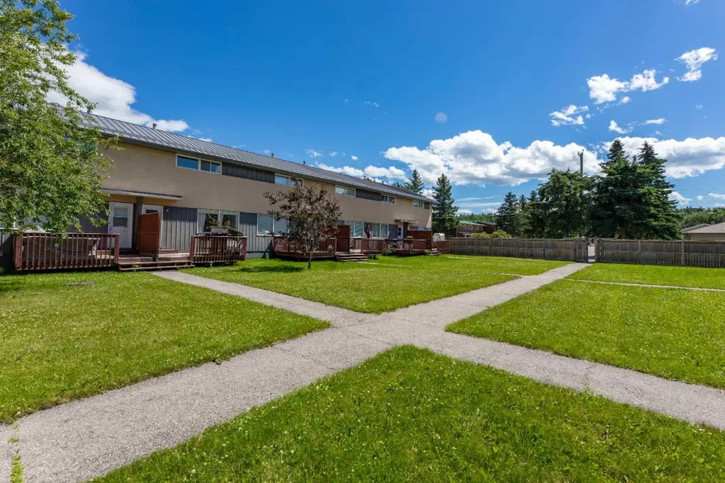 126 Hardisty Avenue Hinton AB T7V 1B6
