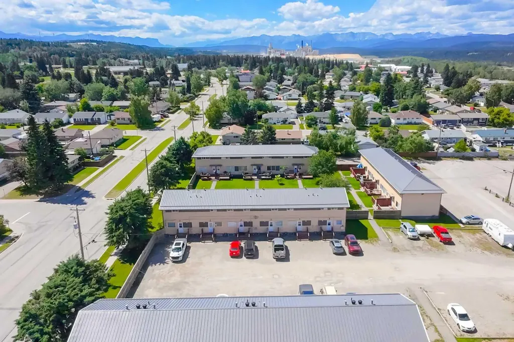 126 Hardisty Avenue Hinton AB T7V 1B6