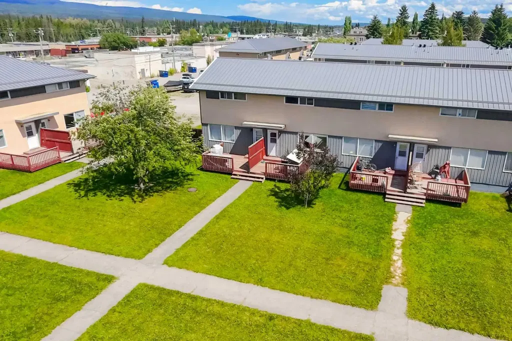 126 Hardisty Avenue Hinton AB T7V 1B6