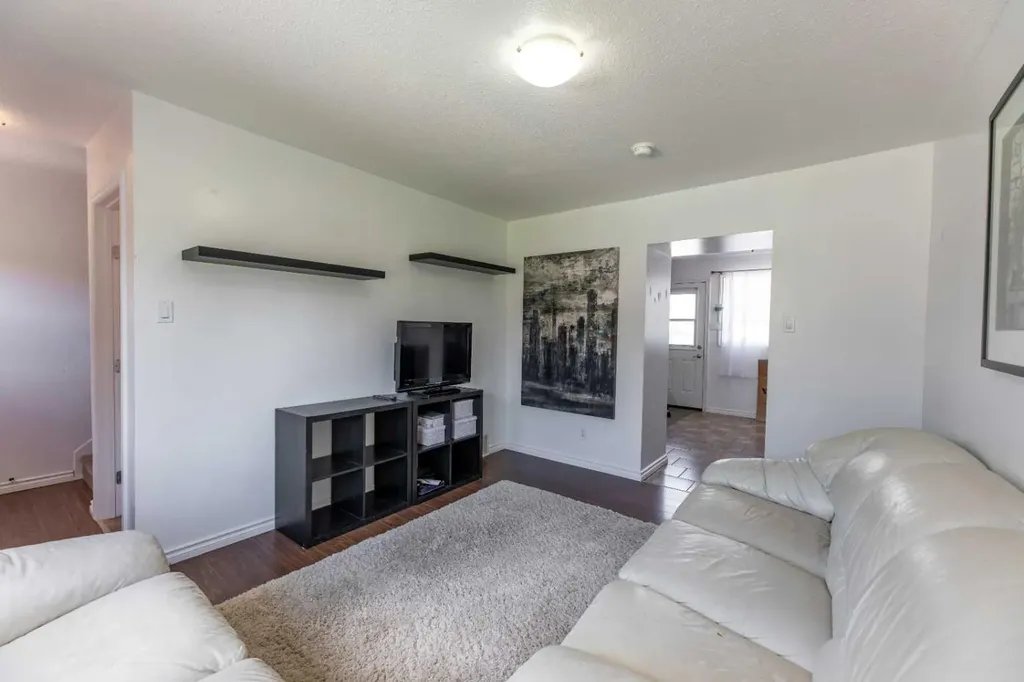 126 Hardisty Avenue Hinton AB T7V 1B6