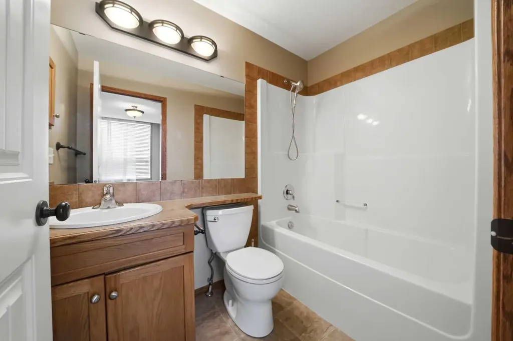 628 Lancaster Drive Red Deer AB T4R 0H1