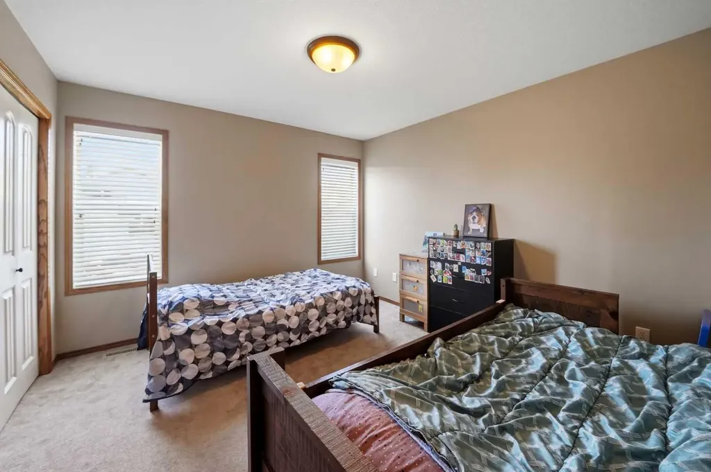628 Lancaster Drive Red Deer AB T4R 0H1