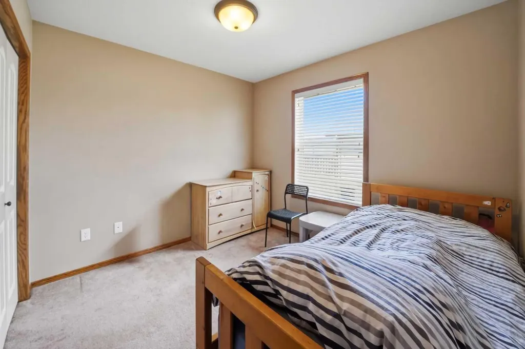 628 Lancaster Drive Red Deer AB T4R 0H1