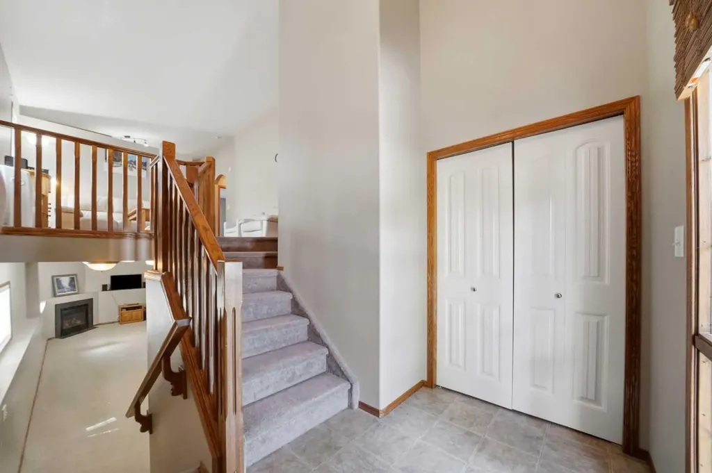 628 Lancaster Drive Red Deer AB T4R 0H1