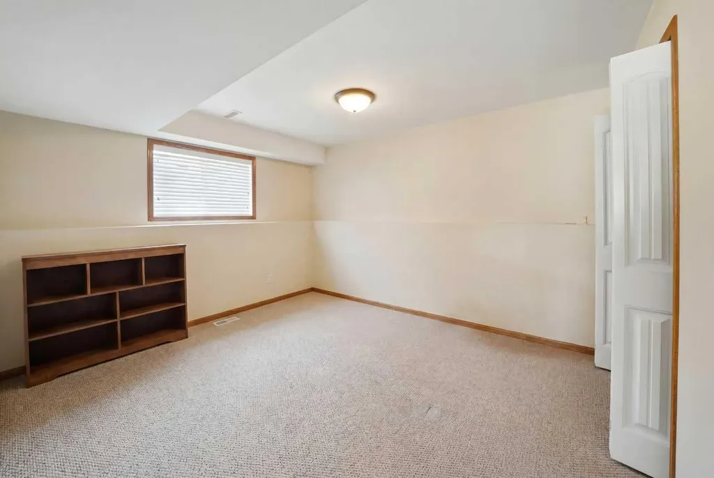 628 Lancaster Drive Red Deer AB T4R 0H1