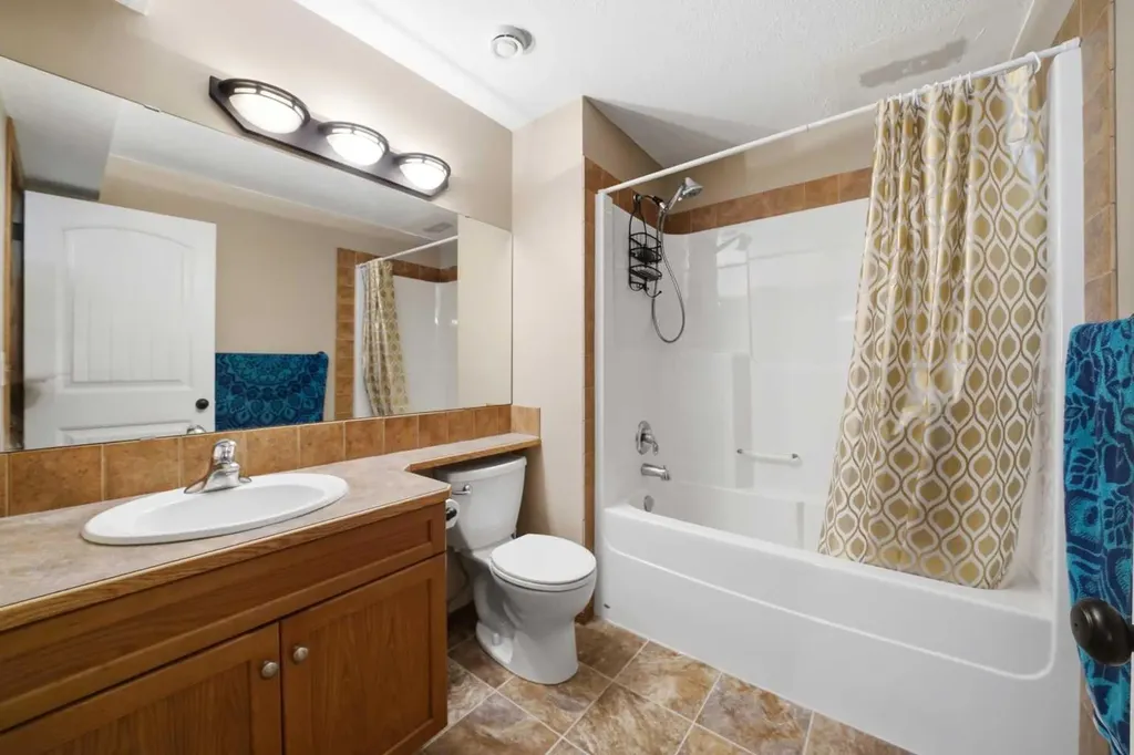 628 Lancaster Drive Red Deer AB T4R 0H1
