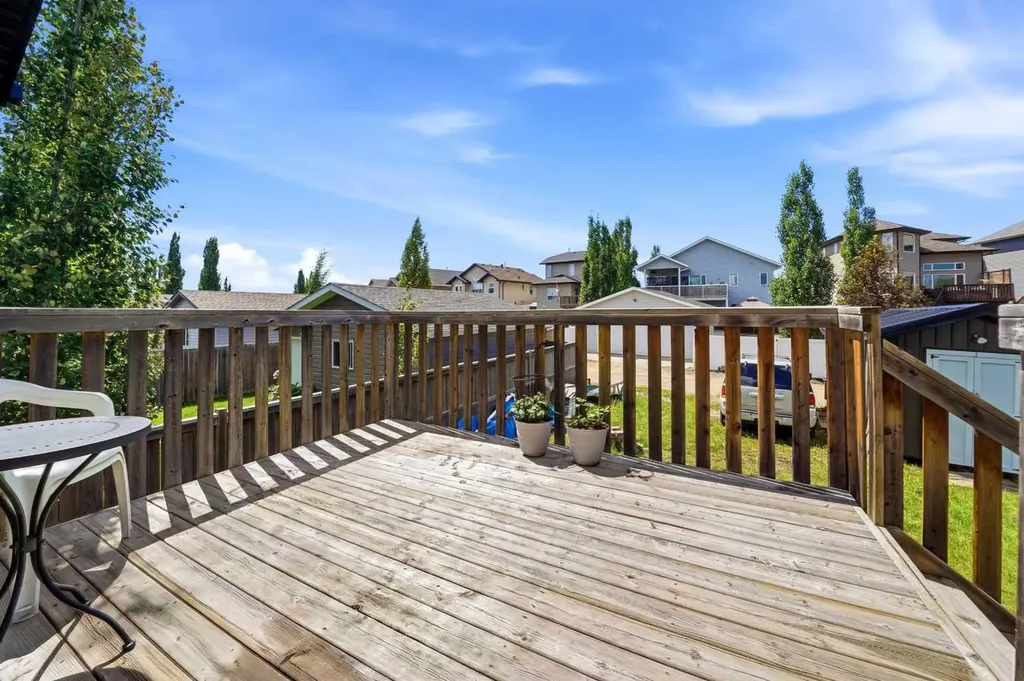 628 Lancaster Drive Red Deer AB T4R 0H1