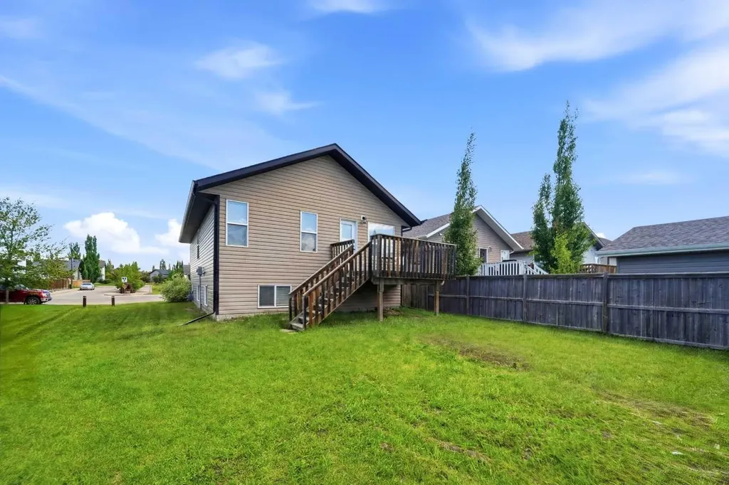 628 Lancaster Drive Red Deer AB T4R 0H1