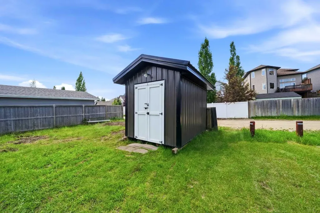 628 Lancaster Drive Red Deer AB T4R 0H1