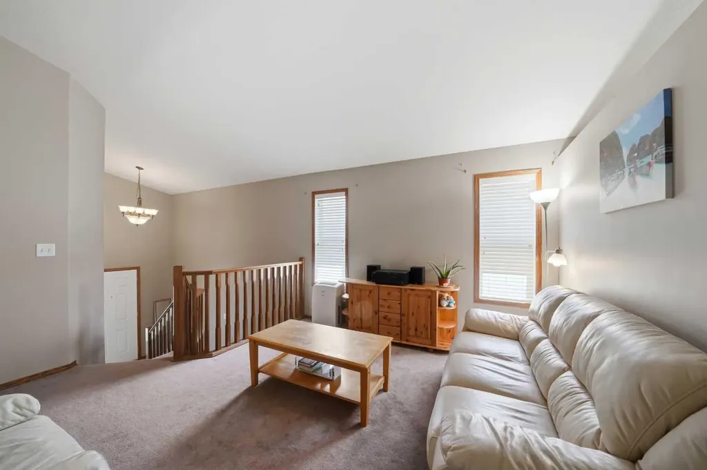 628 Lancaster Drive Red Deer AB T4R 0H1