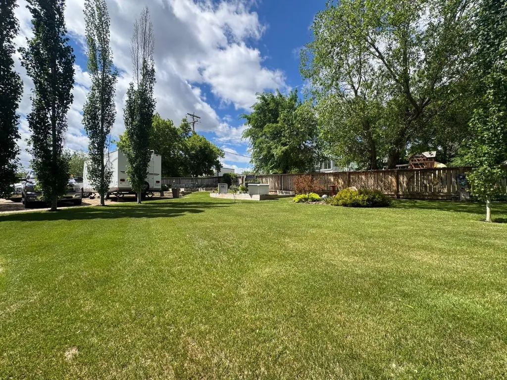 5001 45 Street Sedgewick AB T0B0C4