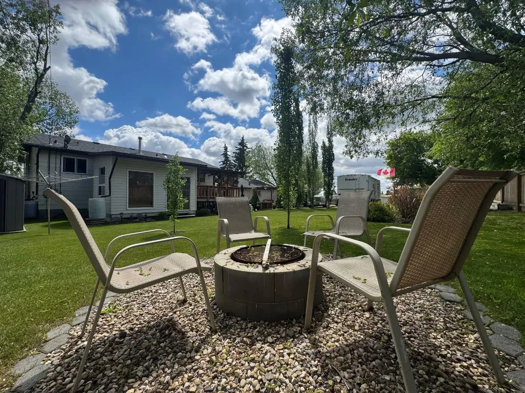 5001 45 Street Sedgewick AB T0B0C4