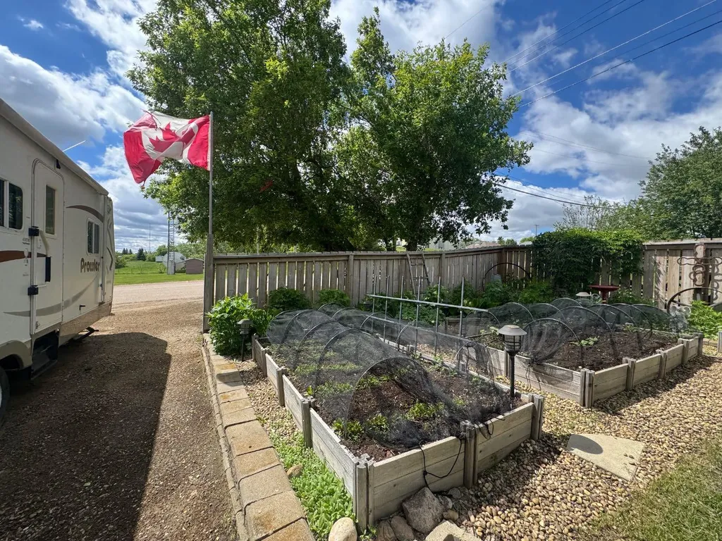 5001 45 Street Sedgewick AB T0B0C4
