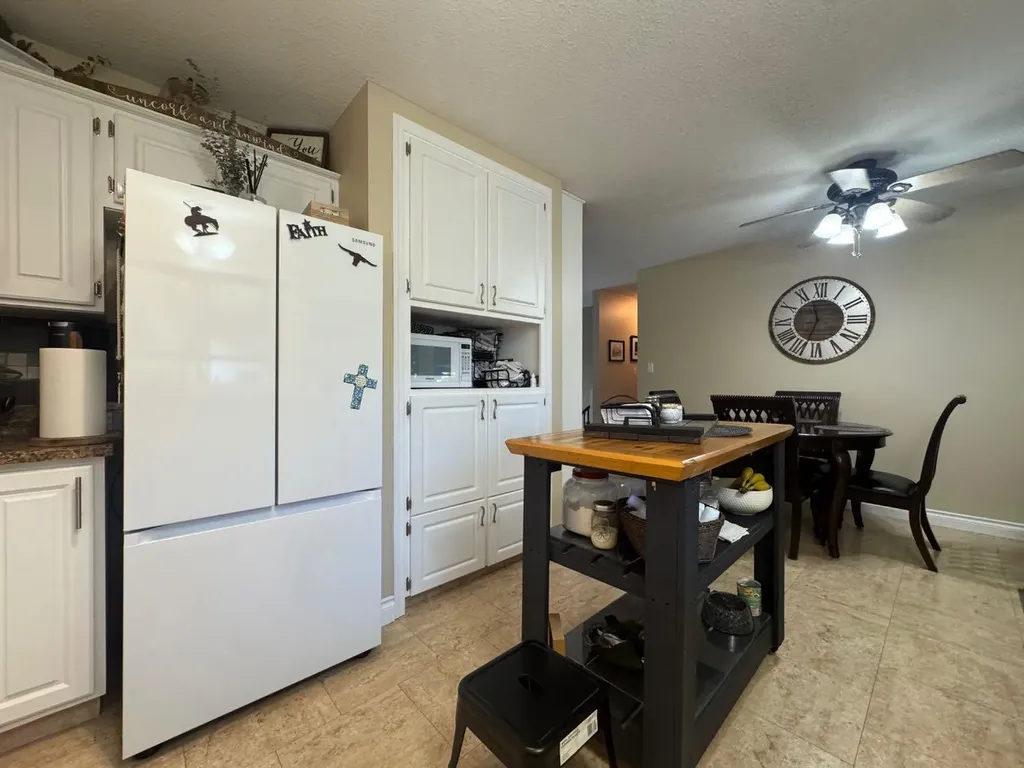 5001 45 Street Sedgewick AB T0B0C4